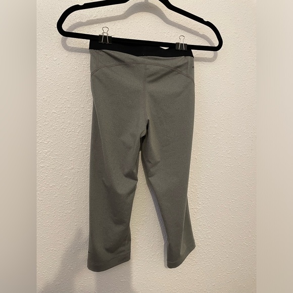 Women's Nike Pro Dri-Fit Dry Gary Leggings/Crops Size Small - Picture 4 of 7